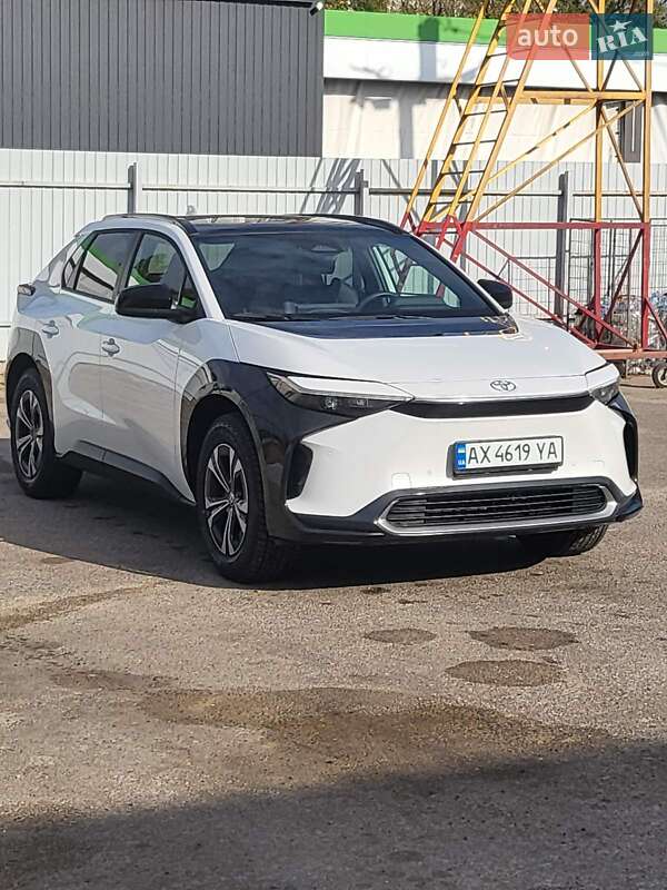 Внедорожник / Кроссовер Toyota bZ4X 2022 в Харькове