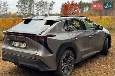 Позашляховик / Кросовер Toyota bZ4X 2022 в 