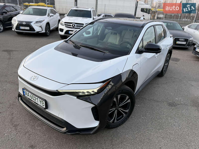 Внедорожник / Кроссовер Toyota bZ4X 2022 в Киеве