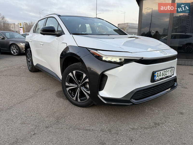 Внедорожник / Кроссовер Toyota bZ4X 2022 в Киеве