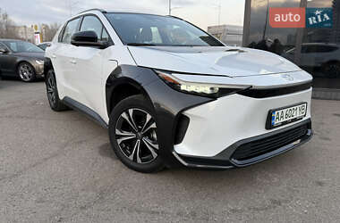 Внедорожник / Кроссовер Toyota bZ4X 2022 в 