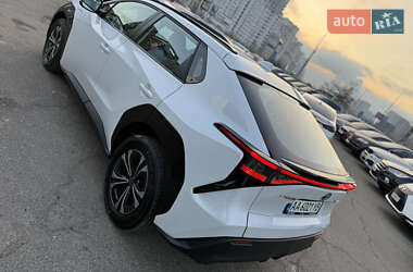 Внедорожник / Кроссовер Toyota bZ4X 2022 в 