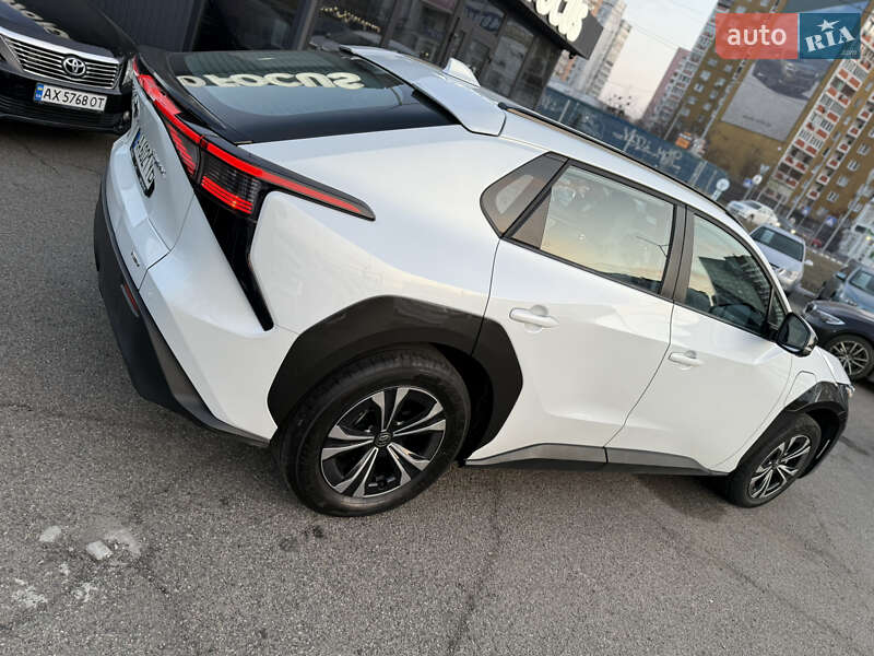 Внедорожник / Кроссовер Toyota bZ4X 2022 в Киеве