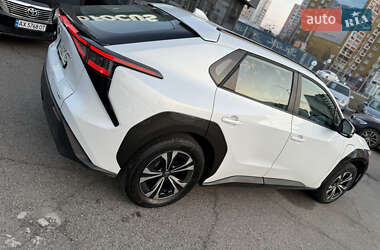 Внедорожник / Кроссовер Toyota bZ4X 2022 в 