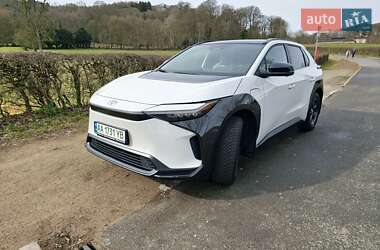 Внедорожник / Кроссовер Toyota bZ4X 2023 в 