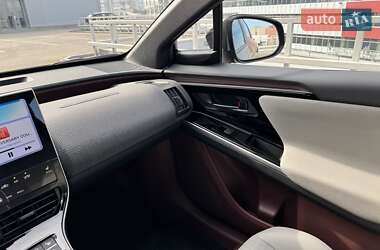 Внедорожник / Кроссовер Toyota bZ4X 2022 в 