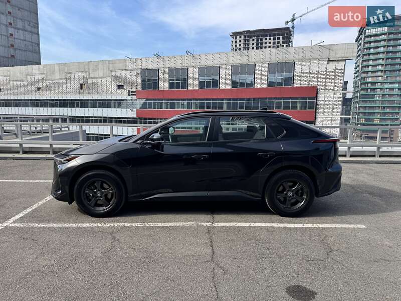 Позашляховик / Кросовер Toyota bZ4X 2022 в Дніпрі