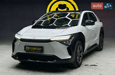 Внедорожник / Кроссовер Toyota bZ4X 2022 в 