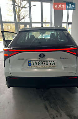 Позашляховик / Кросовер Toyota bZ4X 2022 в 