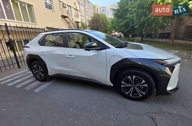 Внедорожник / Кроссовер Toyota bZ4X 2023 в 