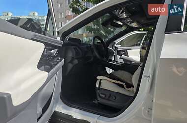 Внедорожник / Кроссовер Toyota bZ4X 2023 в 