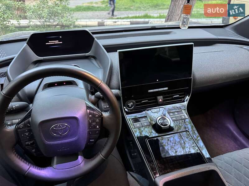 Позашляховик / Кросовер Toyota bZ4X 2022 в Кривому Розі
