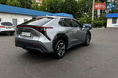 Внедорожник / Кроссовер Toyota bZ4X 2023 в 