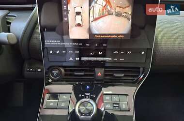 Внедорожник / Кроссовер Toyota bZ4X 2023 в 