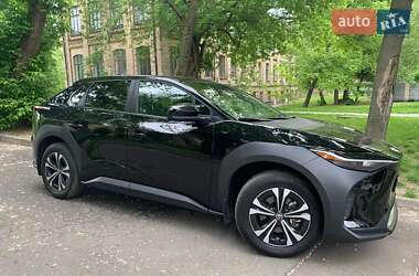 Внедорожник / Кроссовер Toyota bZ4X 2023 в 
