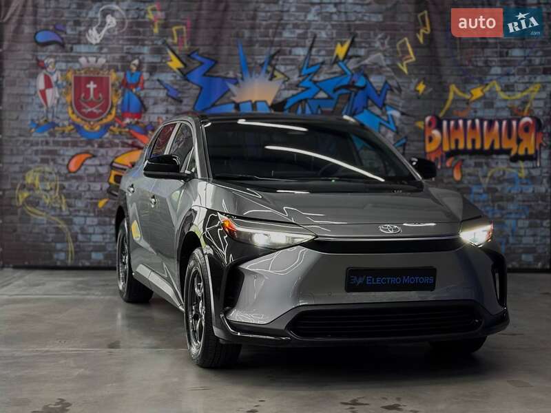Внедорожник / Кроссовер Toyota bZ4X 2023 в 