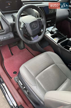Внедорожник / Кроссовер Toyota bZ4X 2023 в 