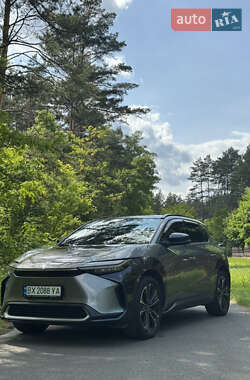 Позашляховик / Кросовер Toyota bZ4X 2022 в 