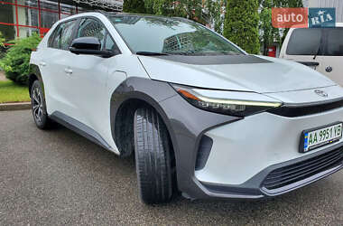 Внедорожник / Кроссовер Toyota bZ4X 2022 в 