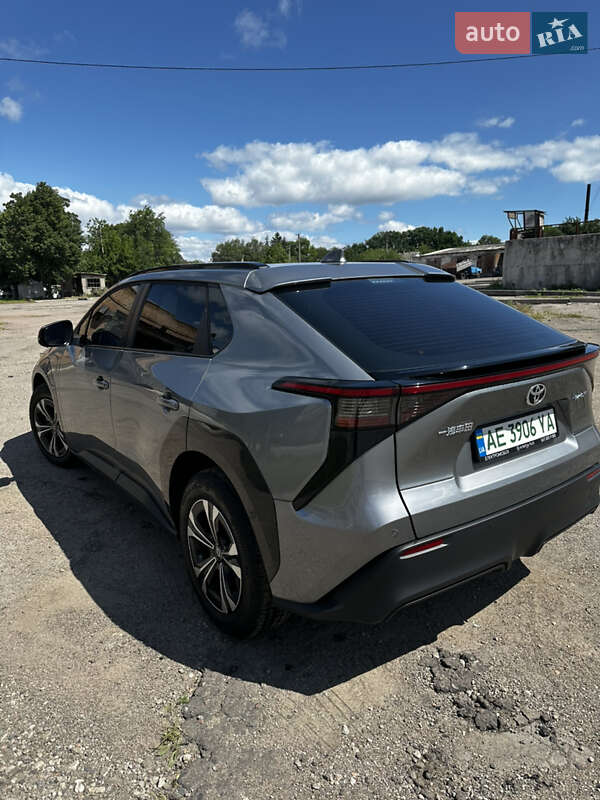 Внедорожник / Кроссовер Toyota bZ4X 2023 в Верхнеднепровске