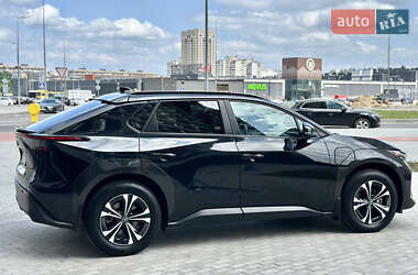 Внедорожник / Кроссовер Toyota bZ4X 2022 в 