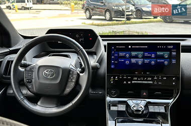 Внедорожник / Кроссовер Toyota bZ4X 2022 в 