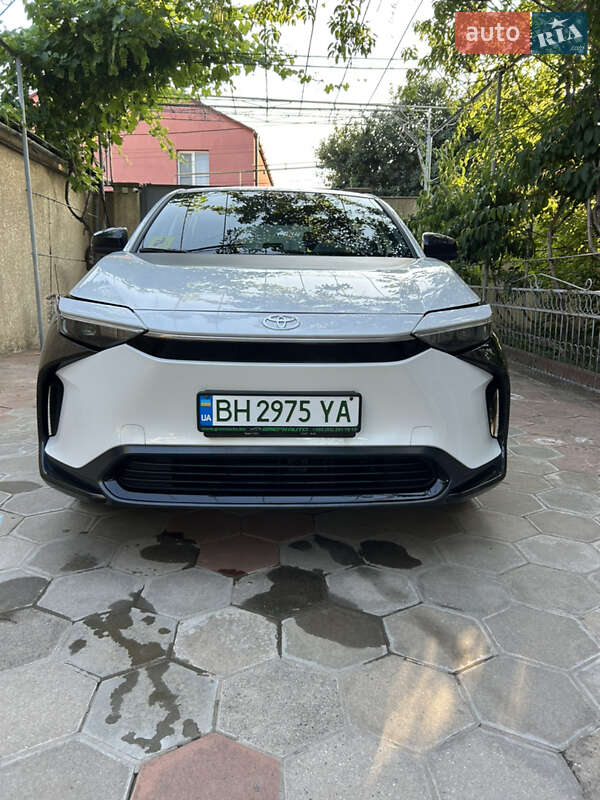 Внедорожник / Кроссовер Toyota bZ4X 2022 в Одессе