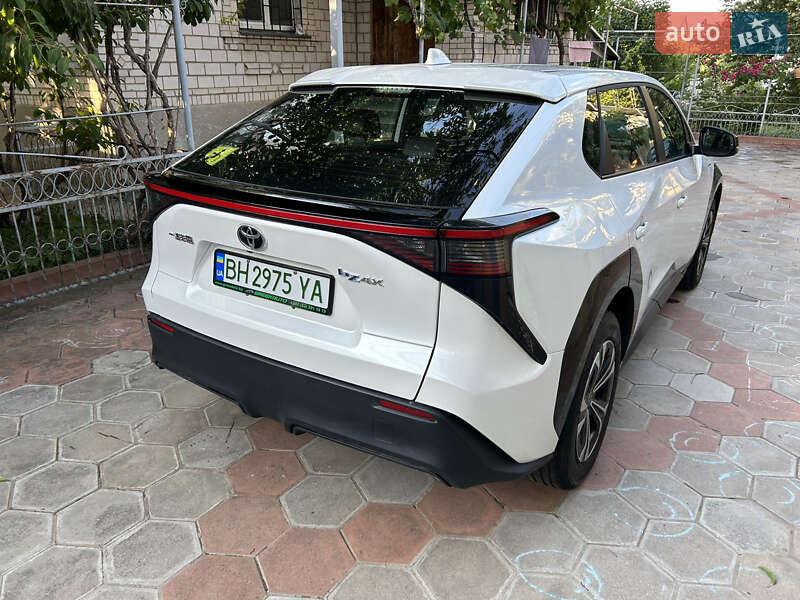 Внедорожник / Кроссовер Toyota bZ4X 2022 в Одессе