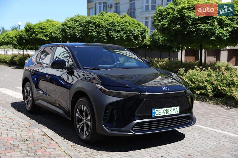 Внедорожник / Кроссовер Toyota bZ4X 2023 в 