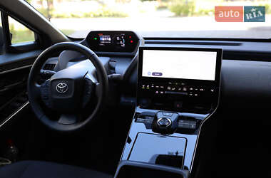 Внедорожник / Кроссовер Toyota bZ4X 2023 в 