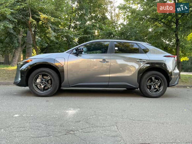 Внедорожник / Кроссовер Toyota bZ4X 2024 в Киеве