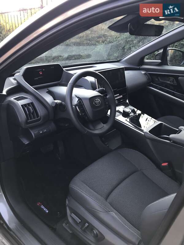 Внедорожник / Кроссовер Toyota bZ4X 2024 в Киеве