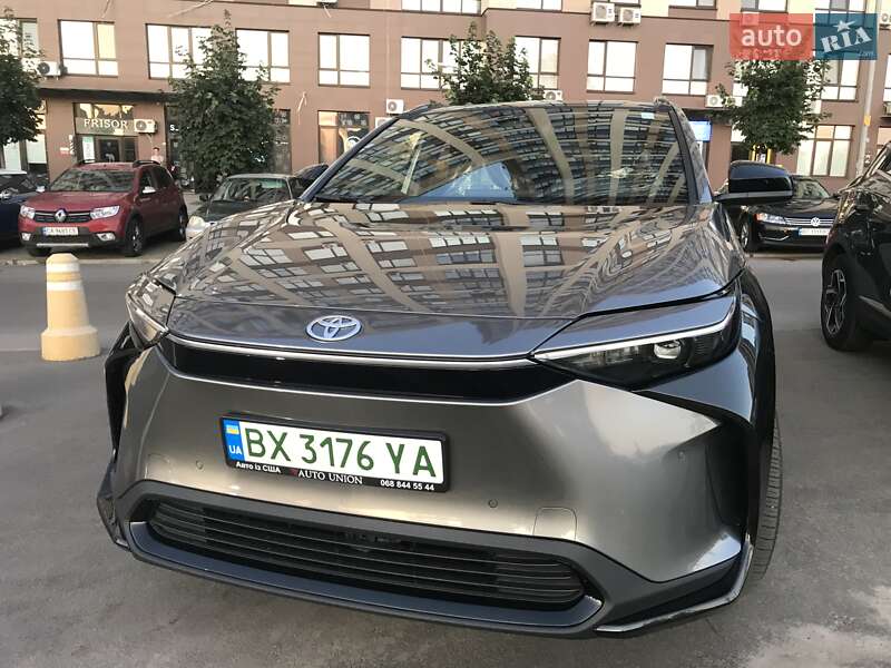Внедорожник / Кроссовер Toyota bZ4X 2024 в Киеве