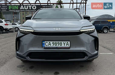 Позашляховик / Кросовер Toyota bZ4X 2023 в 