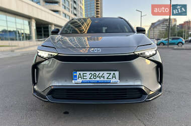 Внедорожник / Кроссовер Toyota bZ4X 2023 в 