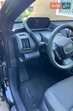 Внедорожник / Кроссовер Toyota bZ4X 2024 в 