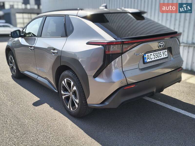 Внедорожник / Кроссовер Toyota bZ4X 2023 в Луцке