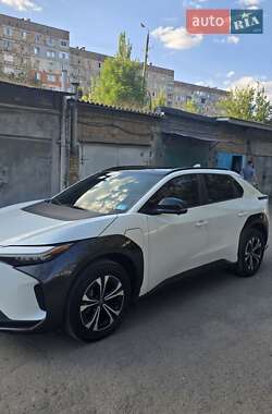 Внедорожник / Кроссовер Toyota bZ4X 2022 в 