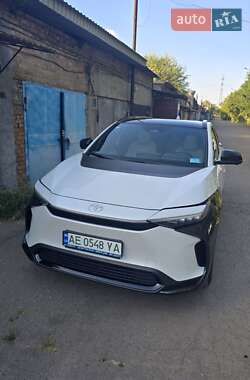 Внедорожник / Кроссовер Toyota bZ4X 2022 в 