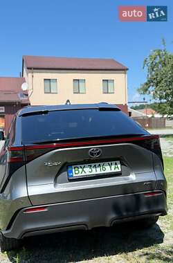 Внедорожник / Кроссовер Toyota bZ4X 2022 в 