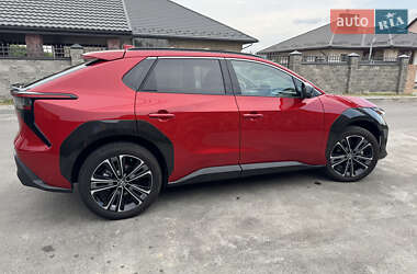 Внедорожник / Кроссовер Toyota bZ4X 2024 в 