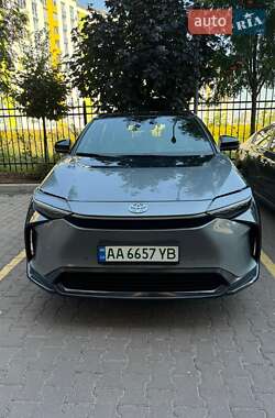 Внедорожник / Кроссовер Toyota bZ4X 2022 в 