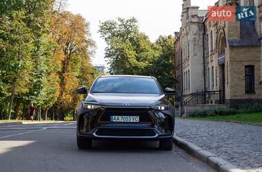 Внедорожник / Кроссовер Toyota bZ4X 2023 в 