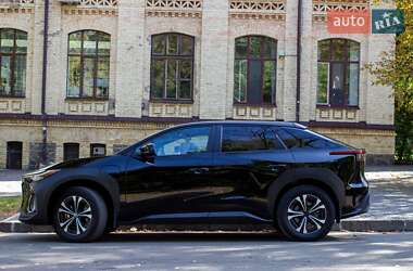 Внедорожник / Кроссовер Toyota bZ4X 2023 в 