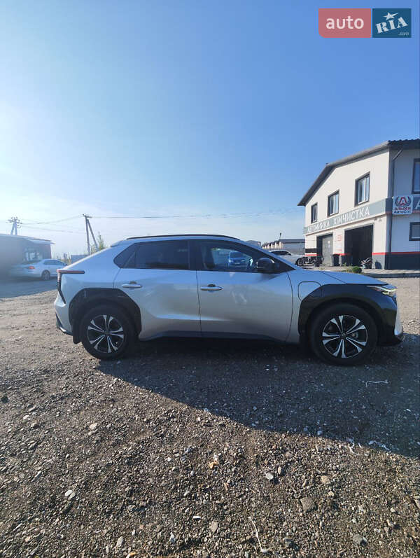 Внедорожник / Кроссовер Toyota bZ4X 2023 в Киеве фото 4 Внедорожник / Кроссовер Toyota bZ4X 2023 в Киеве