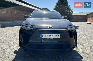 Внедорожник / Кроссовер Toyota bZ4X 2022 в 