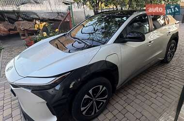 Внедорожник / Кроссовер Toyota bZ4X 2023 в Чернигове