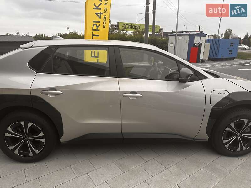 Внедорожник / Кроссовер Toyota bZ4X 2024 в Львове