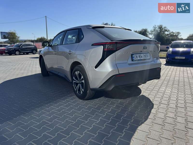 Внедорожник / Кроссовер Toyota bZ4X 2025 в Киеве фото 5 Внедорожник / Кроссовер Toyota bZ4X 2025 в Киеве