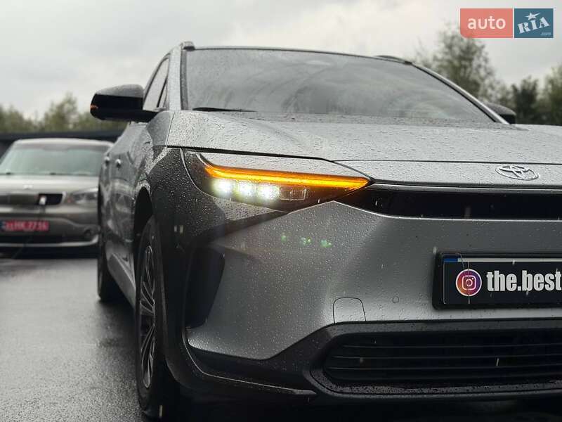 Внедорожник / Кроссовер Toyota bZ4X 2022 в Ровно